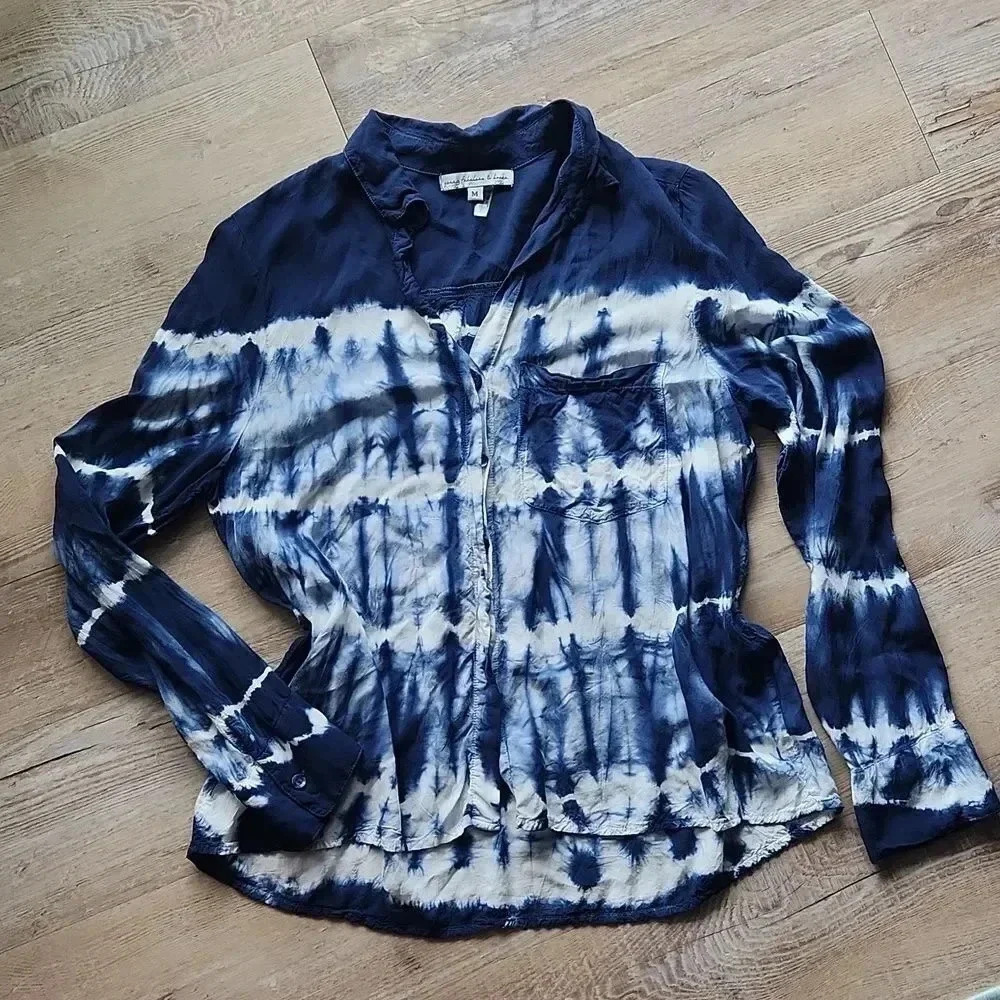YFB Featherweight Tie Dye Button Down Top Sz M